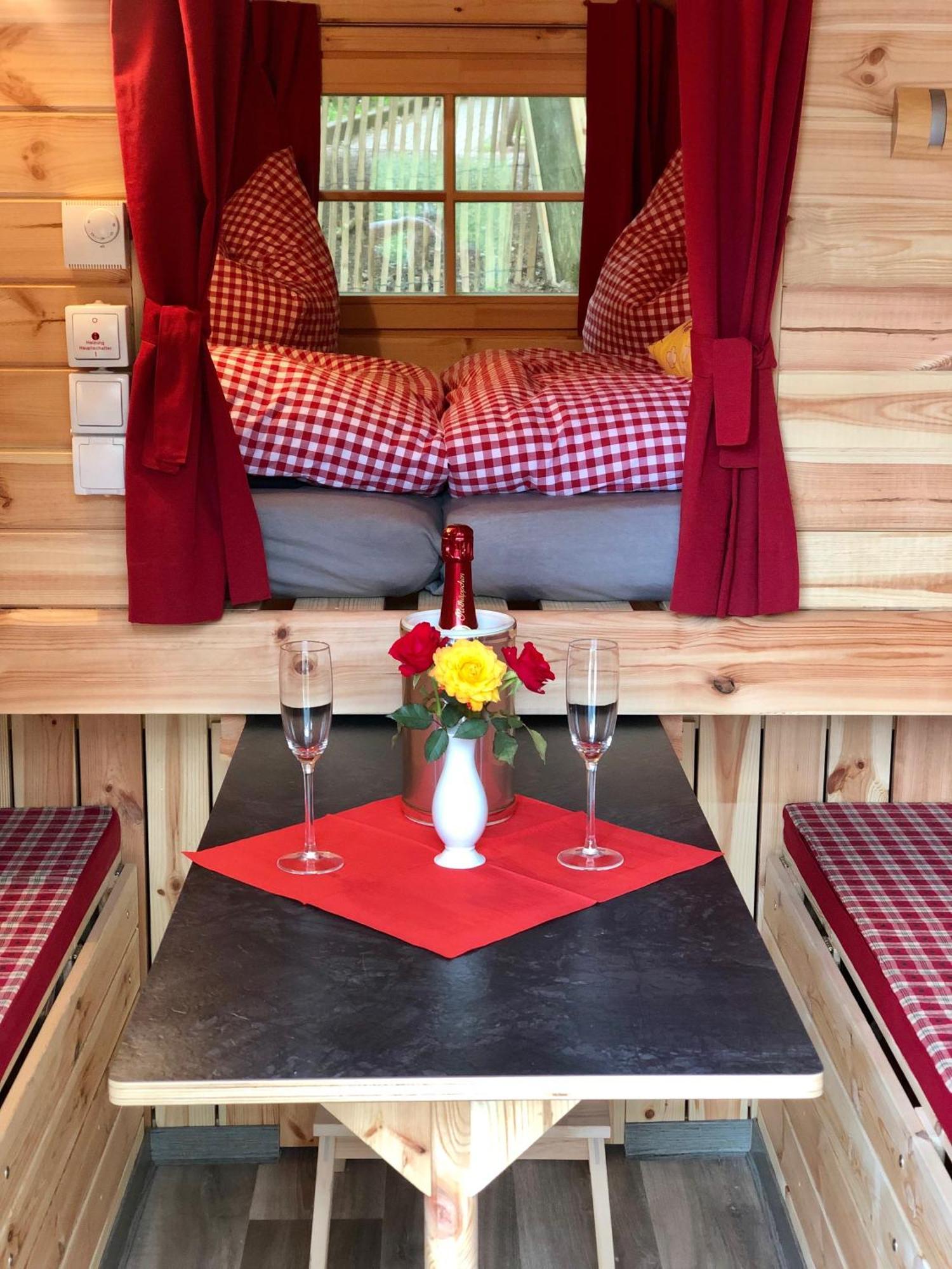 & Campingfaesser Am Kunstteich * Wettelrode